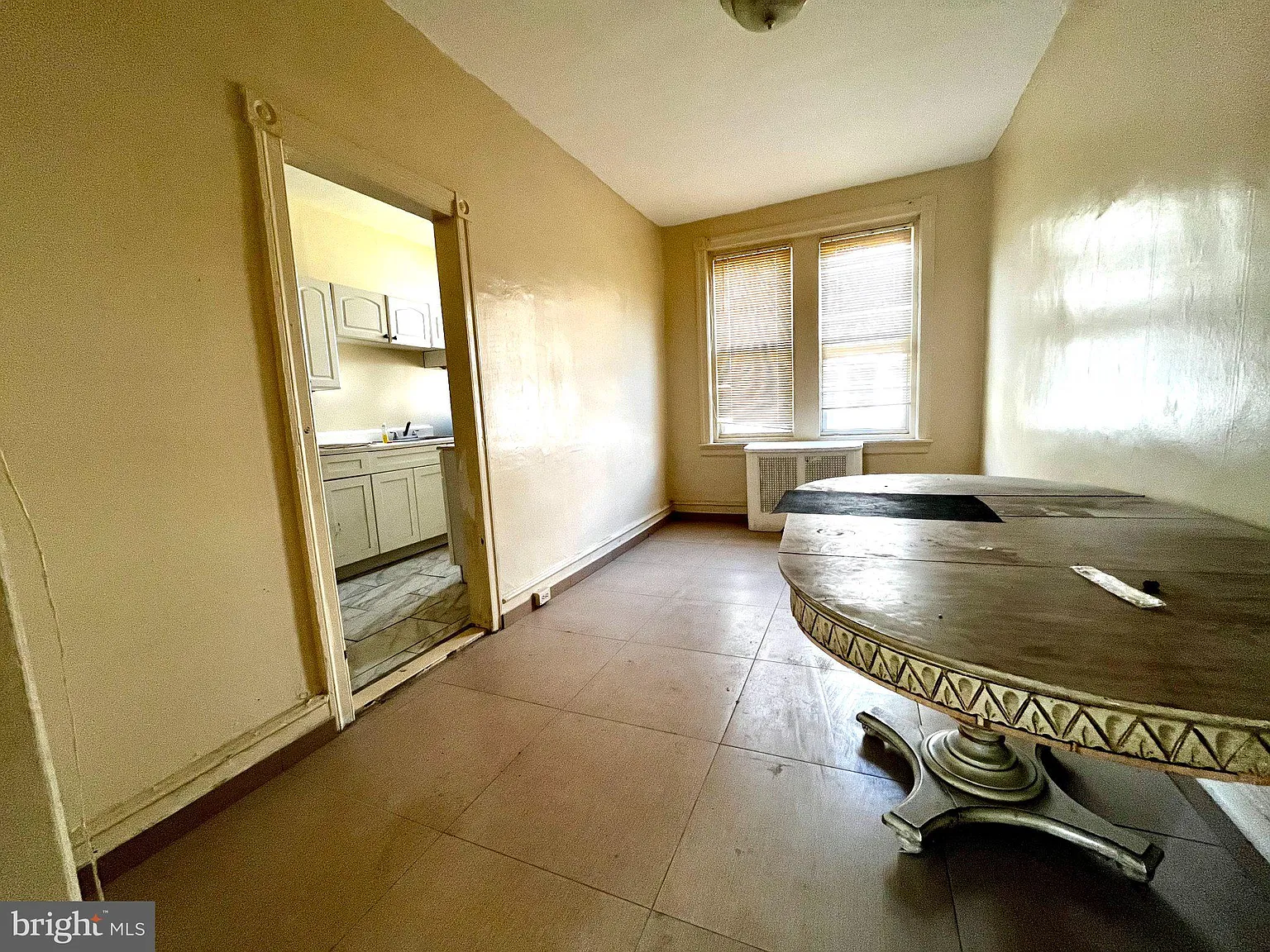 3 bed, 1.0 bath, 960 sqft, $1,200 — Photo 3