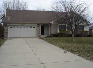 4635 W Hunters Ridge Ln, Greenwood, IN 46143