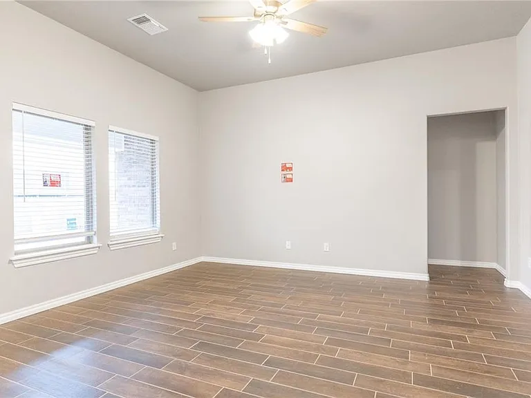 3816 Lleyton Dr — Photo 2