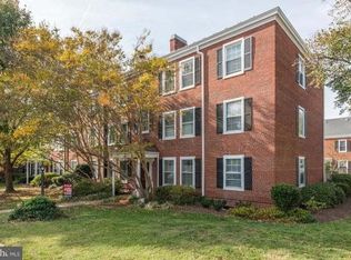 3046 S Abingdon St APT B1, Arlington, VA 22206