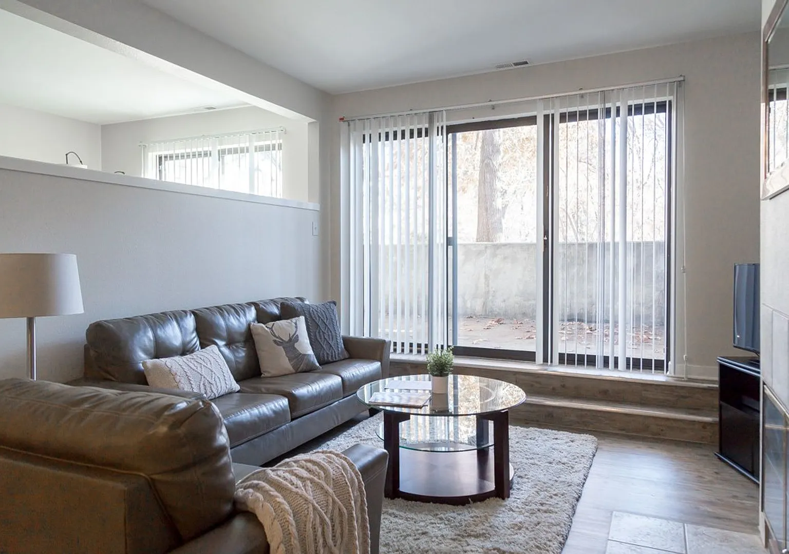 Furnished, SHort-Mid term, All Inclusive one Bedroom /one bathroom with den, view of Flatirons bl... — Photo 1