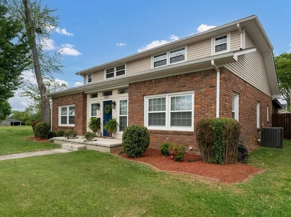 1037 Magnolia St, Bowling Green, KY 42103