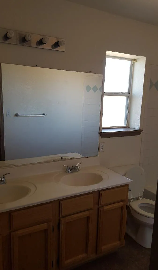 3 bed, 1800 sqft, $1,675 — Photo 3