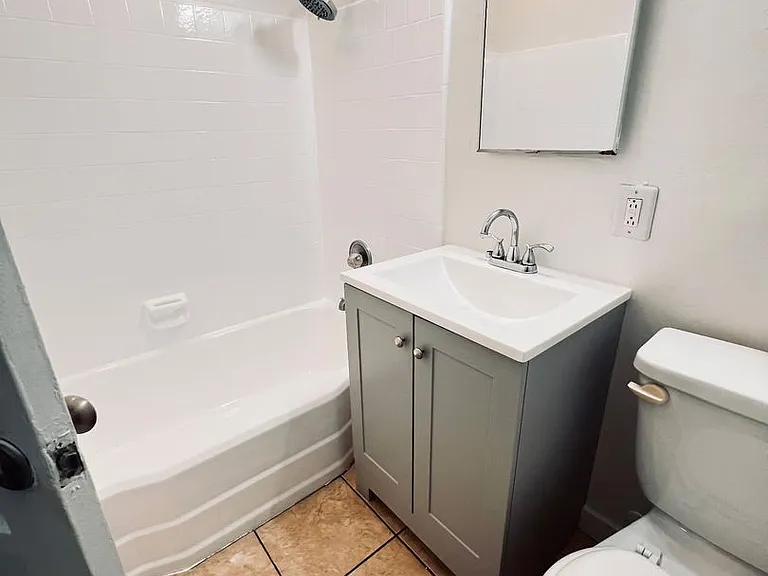 2715 San Marino St #2A — Photo 5