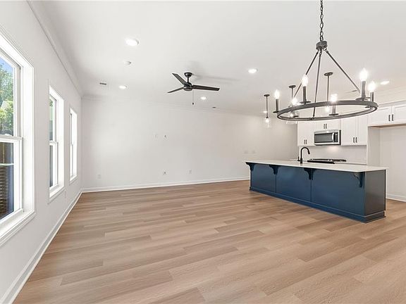 3rd image of 329 Colsen Dr