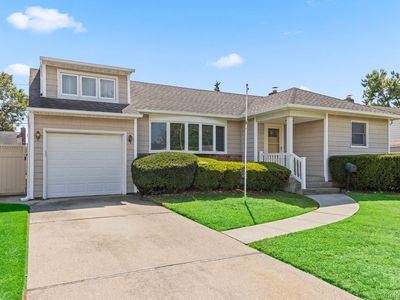 530 N Oak Street, Massapequa, NY, 11758