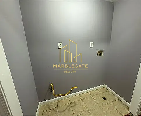 327 W Runyon St #22 — Photo 6