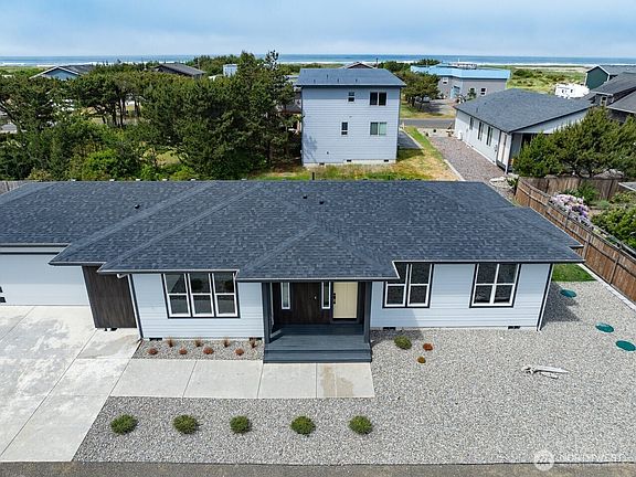 3rd image of 30507 H Street
