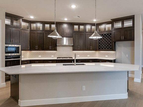 The Mandolyn - Kitchen