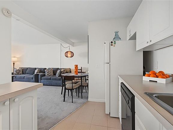 4th image of 132 Hoffman Ave APT 207