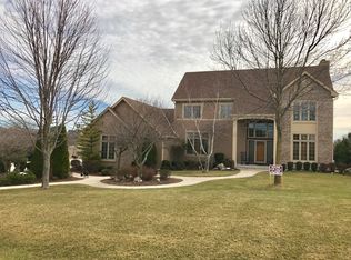 W267N5386 Carlene Dr, Pewaukee, WI 53072