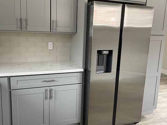 5th image of 5516B McCulloch Ave #B