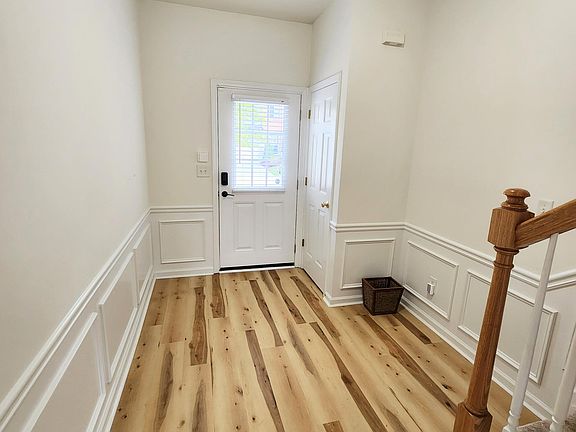4th image of 220 Regent Sq