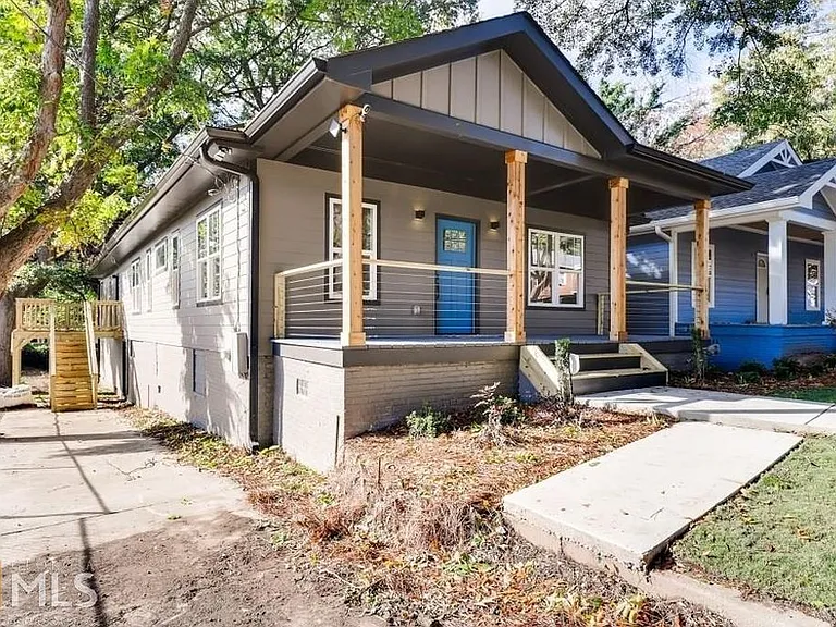 1253 Princess Ave SW — Photo 1