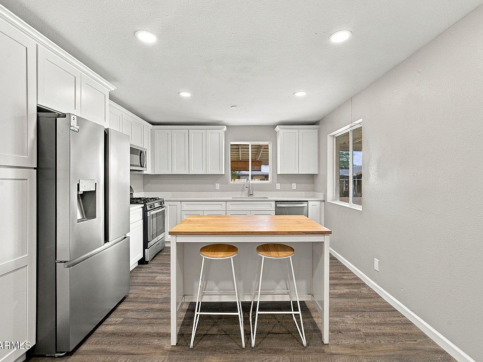 1st image of 218 W BEAUTIFUL Lane