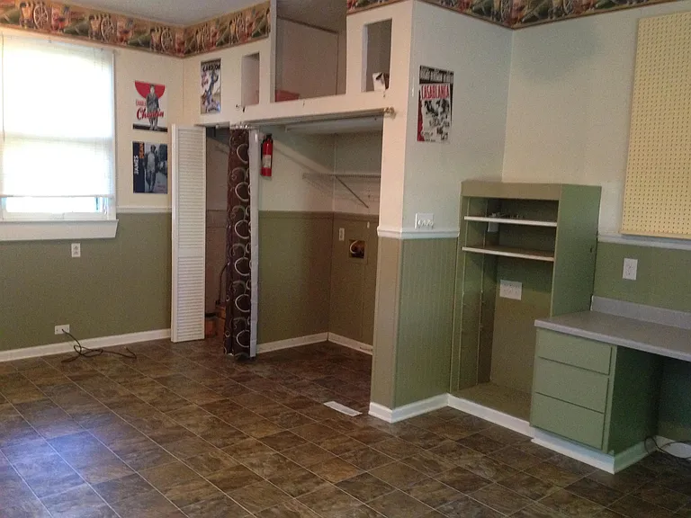 512 Layne St — Photo 7