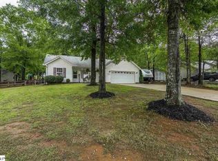 525 Arbor Creek Dr, Inman, SC 29349