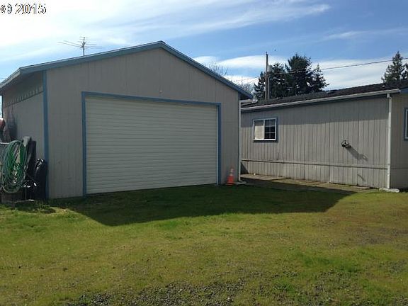 3rd image of 1960 SE Currin Dr