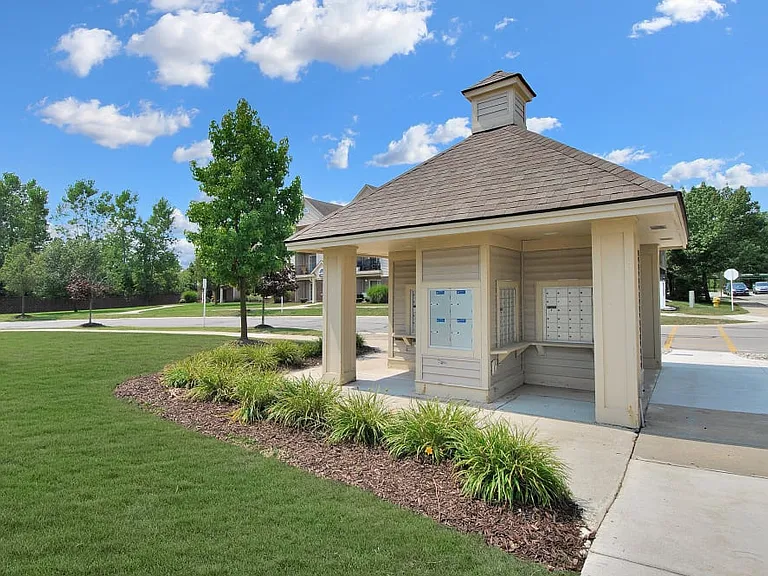 Stratford Place at Brownstown — Photo 18