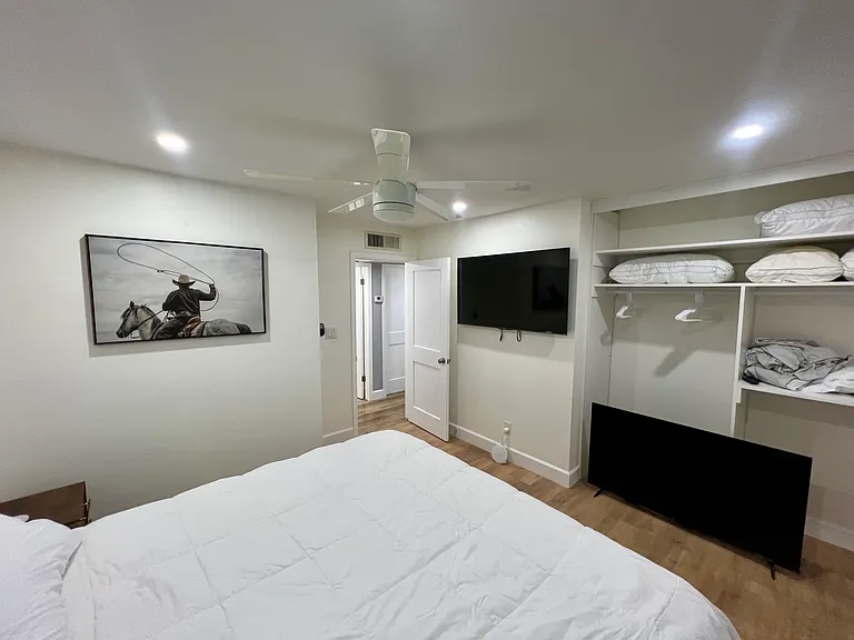 7301 E Almeria Rd — Photo 29