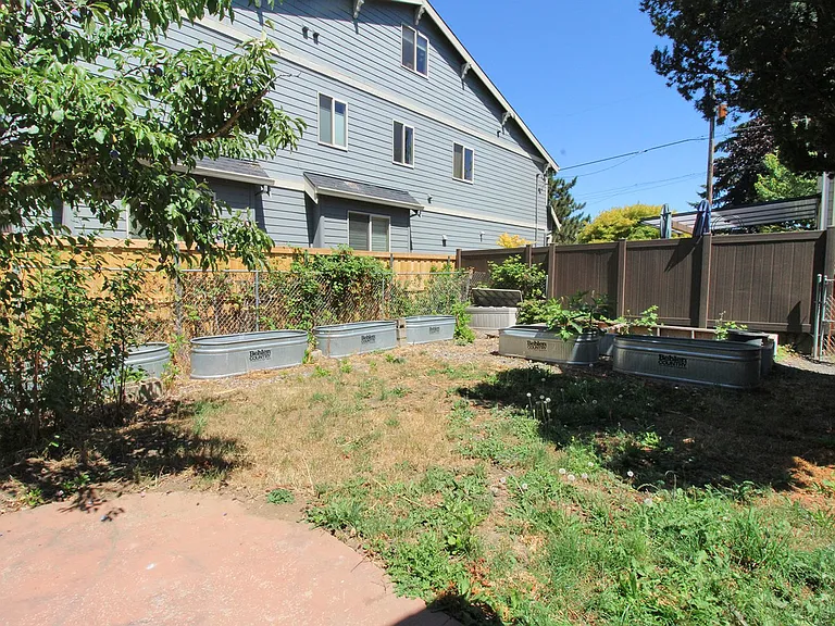 6235 NE Shaver St — Photo 21