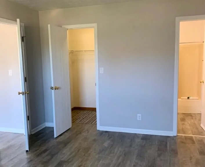 2318 Temple Ct E — Photo 13