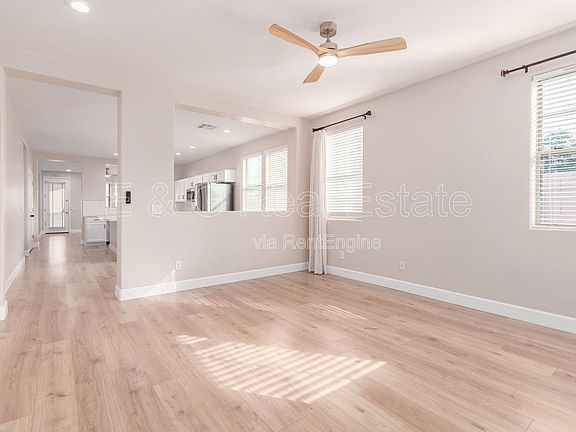 3rd image of 868 E Zesta Ln