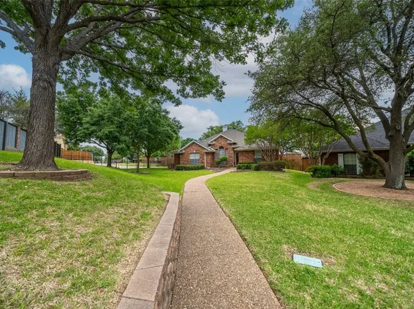 1300 Black Oak Dr, Carrollton, TX 75007