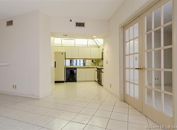 4th image of 20281 E Country Club Dr APT 310
