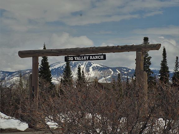 3rd image of 28800 Skyline Dr