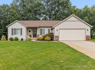 413 Green Ridge Dr, Caledonia, MI 49316