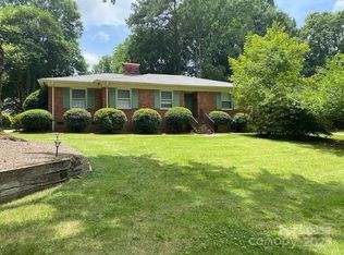 5814 Wedgewood Dr, Charlotte, NC 28210