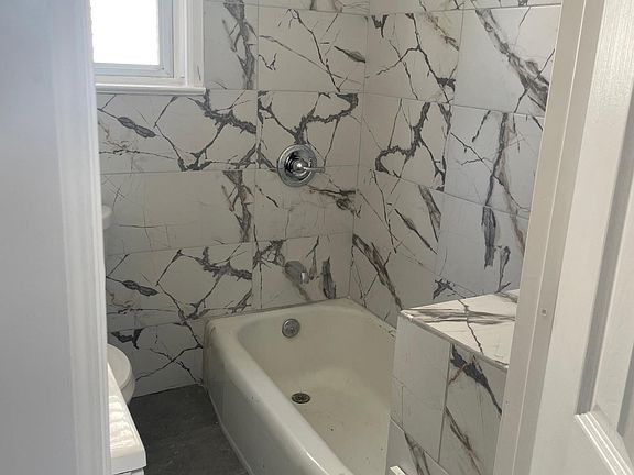 5th image of 137 Scribner Ave #3