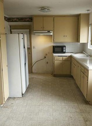 3rd image of 11202 Cypress Ave
