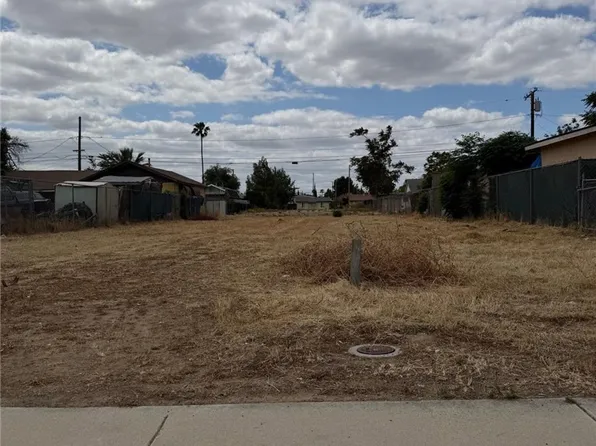 257 W 1st St #5, Perris, CA 92570