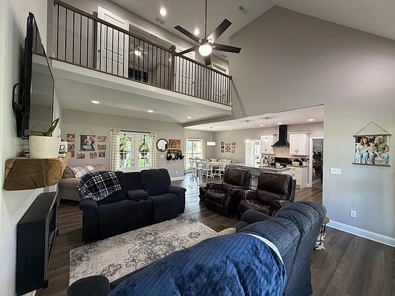 3rd image of 1000 Cumberland Ridge Way