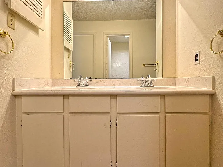 4321 Lake Shore Villa Dr — Photo 8