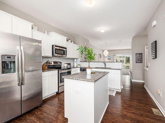 5th image of 5905 Winberry Creek Dr