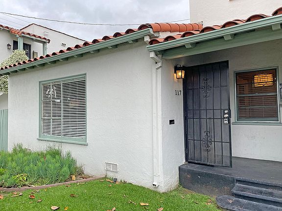 3rd image of 117 W 20th St #117