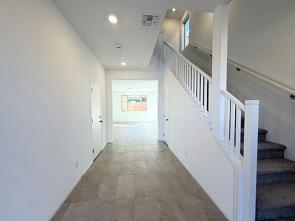 4th image of 5975 Lindenberry Walk St