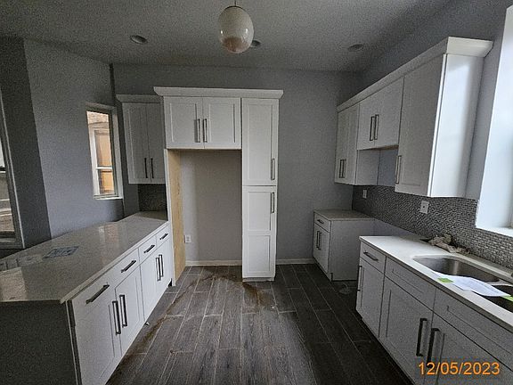 5th image of 235 N Sacramento Blvd