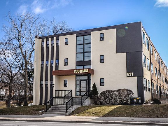4th image of 631 Upper James St #1516051