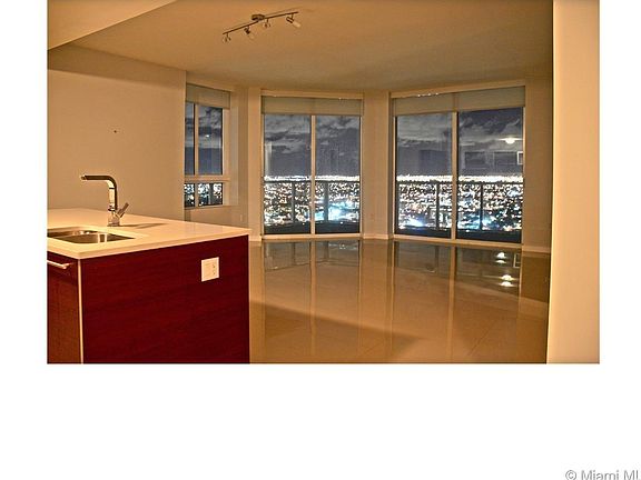 5th image of 1900 N Bayshore Dr APT 4014