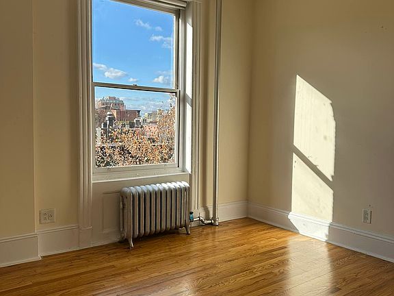 3rd image of 285 W 4th St APT 9