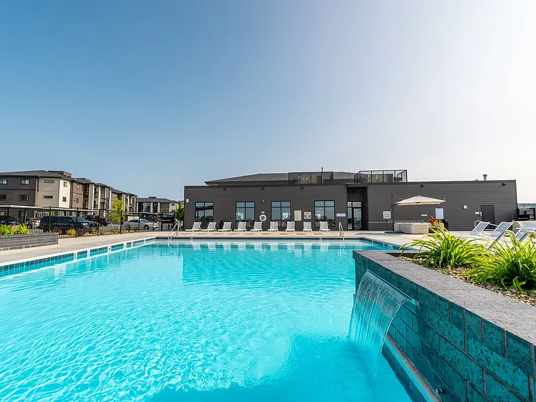 Zimmerman Luxury Apartments — Photo 42