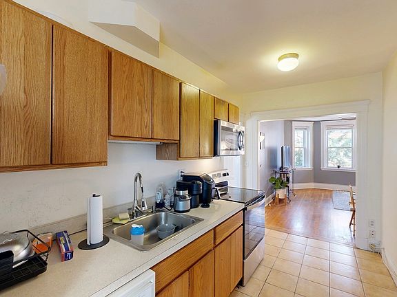 5th image of 19 Short St APT 6