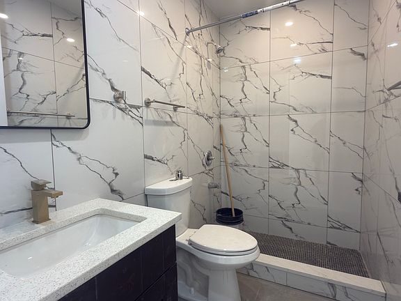 5th image of 5722 Myrtle Ave #2