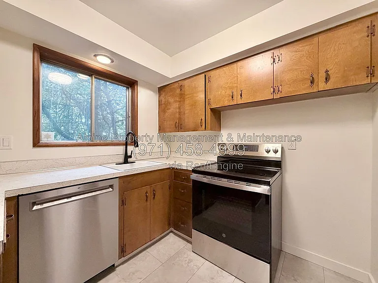 7030 SW Canyon Crest Dr #7 — Photo 9