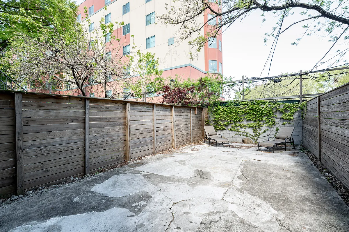 Building Photo - 855 Herkimer St #1