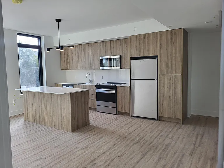 377 Winona Ave — Photo 28